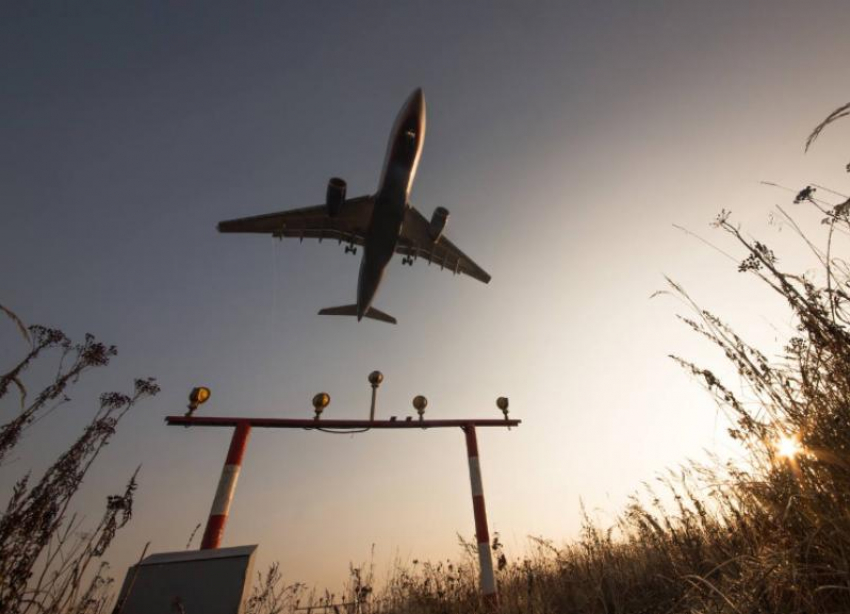 Самолет из Москвы не долетел в Ереван и приземлился в Минводах из-за двойной регистрации