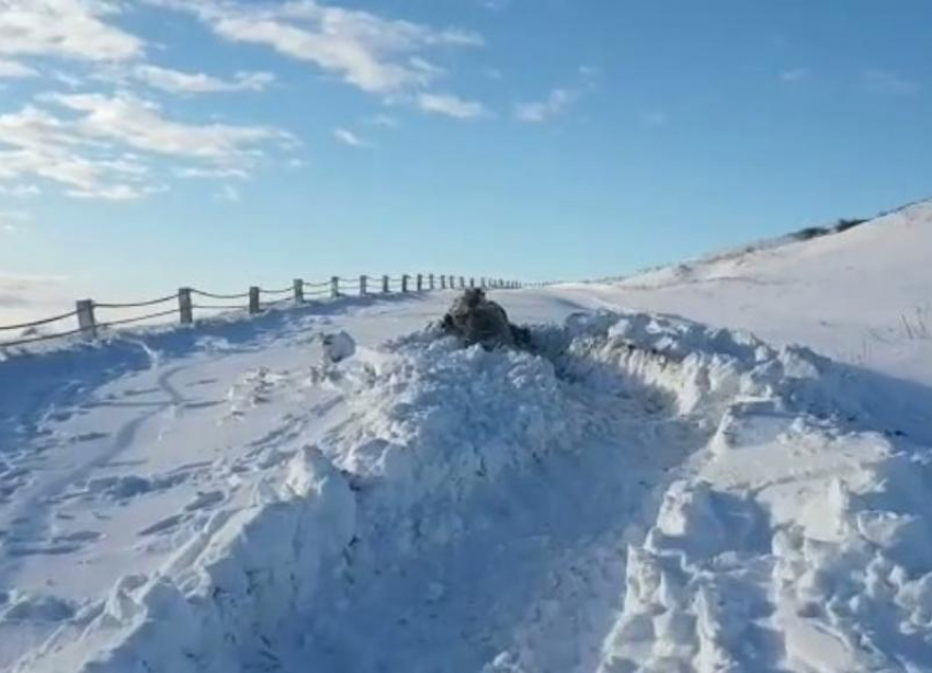 Трассу в Андроповском округе перекрыли до полудня