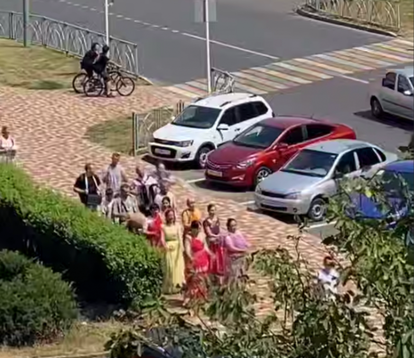 Болливуд в Ставрополе? Кришнаиты разбудили горожан воскресным утром 