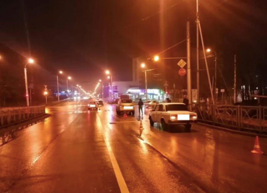 В Ставрополе в тройном ДТП из-за бутылки воды пострадала несовершеннолетняя девочка