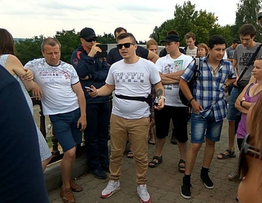 Не митинг, а «встреча": на Крепостной горе в Ставрополе ради протеста собрались полсотни человек
