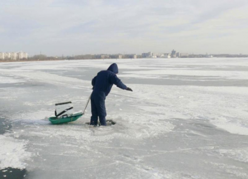 Ставропольцы рискуют жизнью ради красивых фото на Комсомольском озере