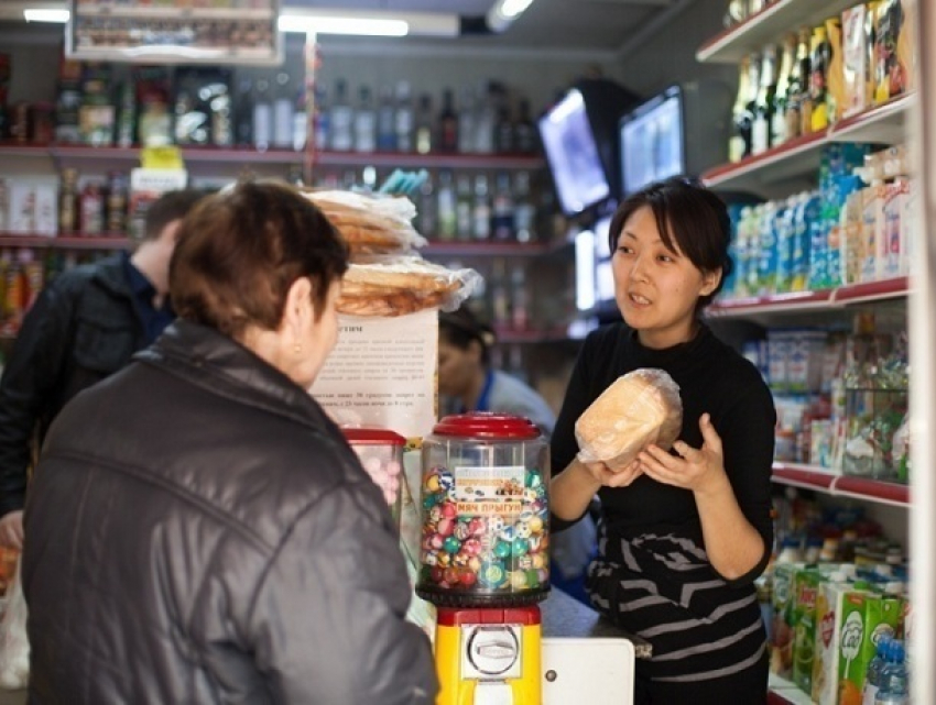 Бесплатный хлеб инвалидам и пенсионерам раздают в районе Мамайки Ставрополя 