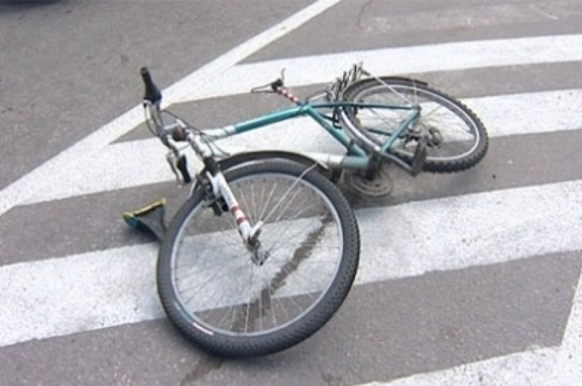 На Ставрополье велосипедист погиб под колесами авто