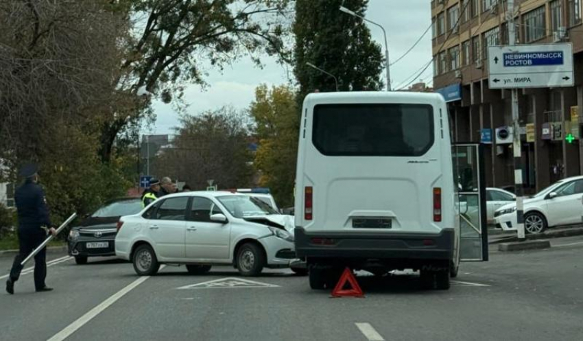 Тройное ДТП в Ставрополе отправило двух пассажиров в больницу