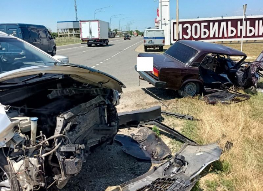 В ДТП с серийным нарушителем в Изобильном пострадали трое детей