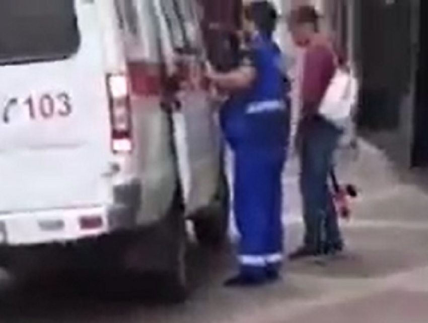 Бродячая собака покусала двоих детей в центре Кисловодска