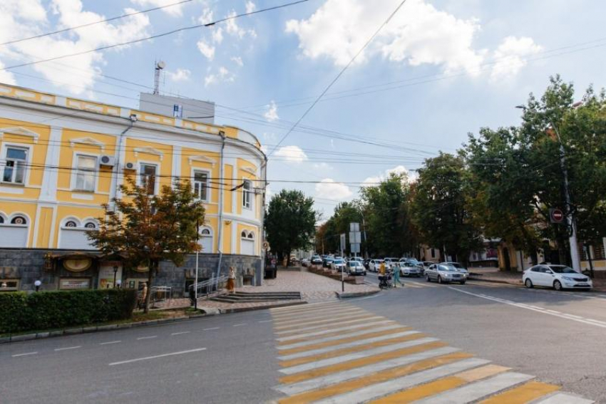 В Ставрополе избавляются от незаконной рекламы