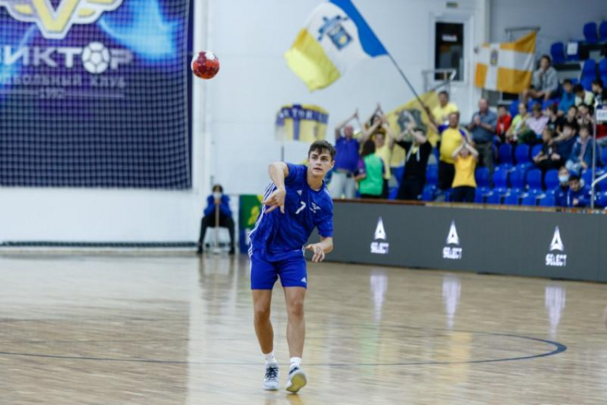 Никита едет в Красноармейск: гандболист ставропольского «Виктора» вызван в юношескую сборную 