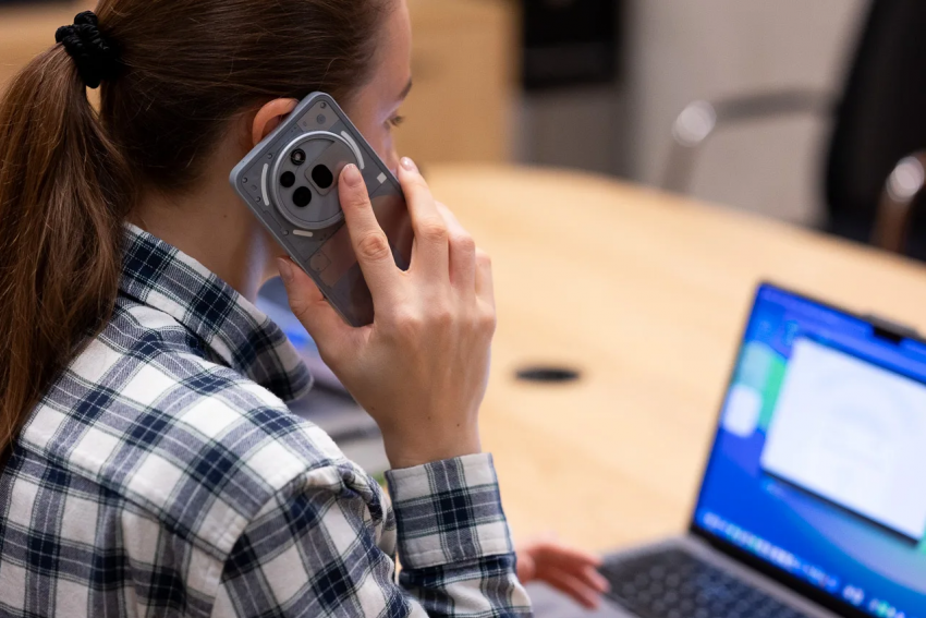 Эксперт рассказал, можно ли взломать телефон через приложение для робота-пылесоса 