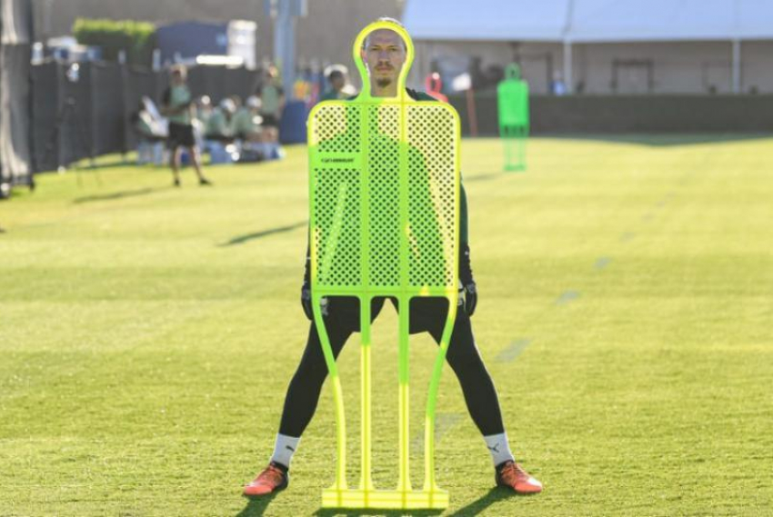 Экс-жена ставропольского футболиста Матвея Сафонова требует с него 6 миллионов рублей судебных издержек