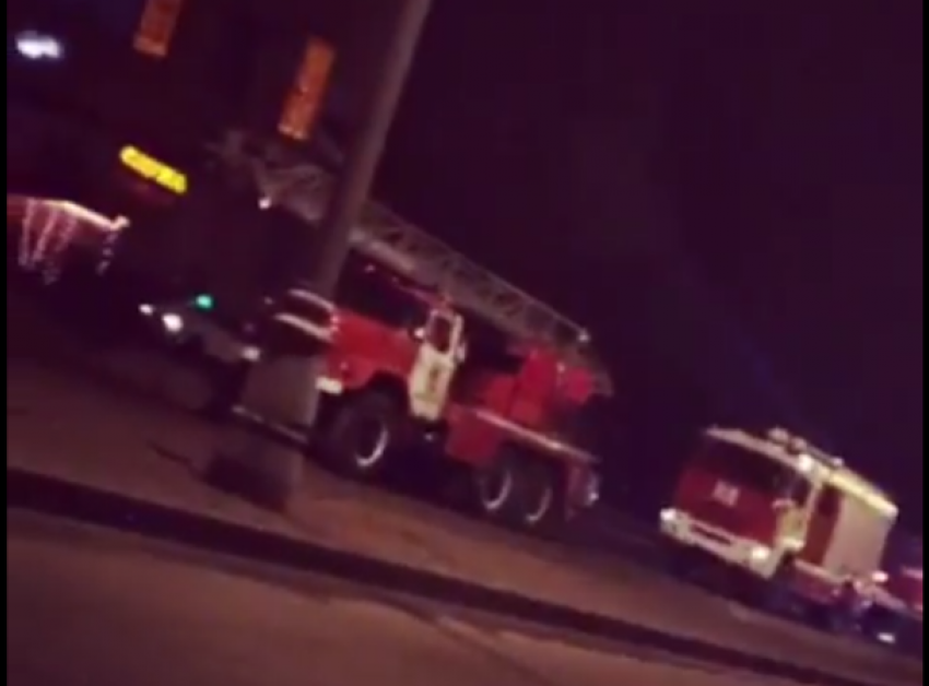 Пять пожарных машин потребовалось для тушения загоревшейся сауны в Пятигорске
