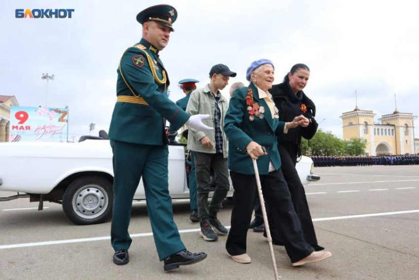В День Победы на параде исполнили мечту 100-летнего ветерана Ставрополья