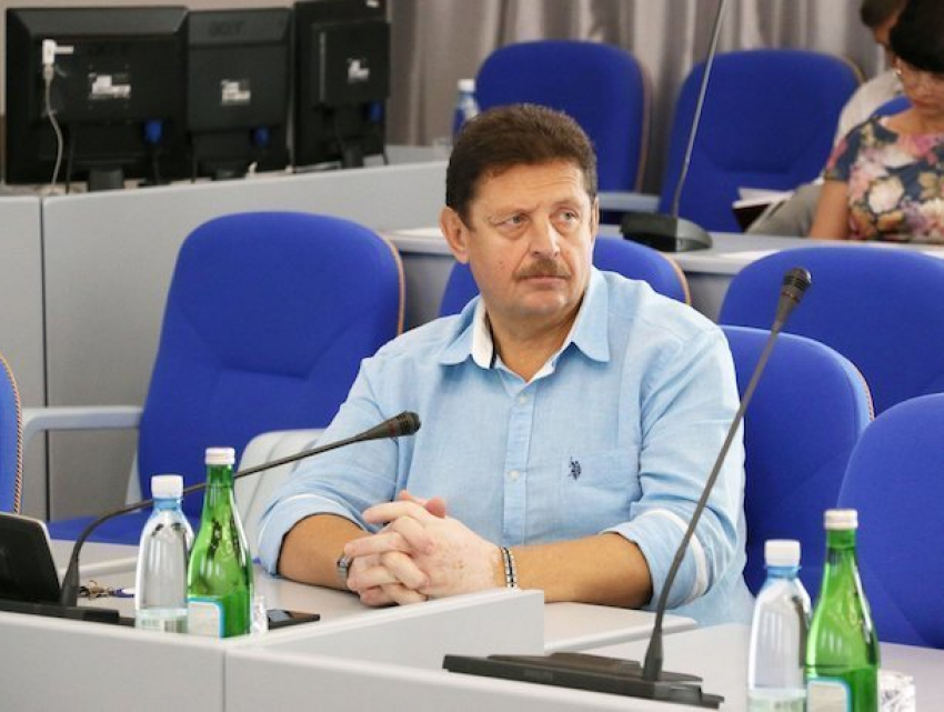 «Либо мы живем лучше, либо неряшливые»: ставропольский депутат о «мусорной реформе»