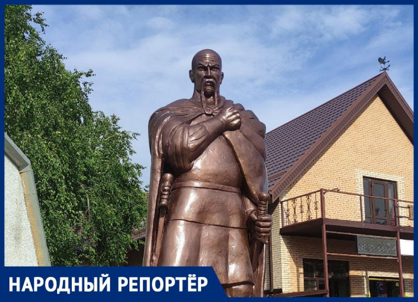 Памятник князю Святославу установили на северо-западе Ставрополя 