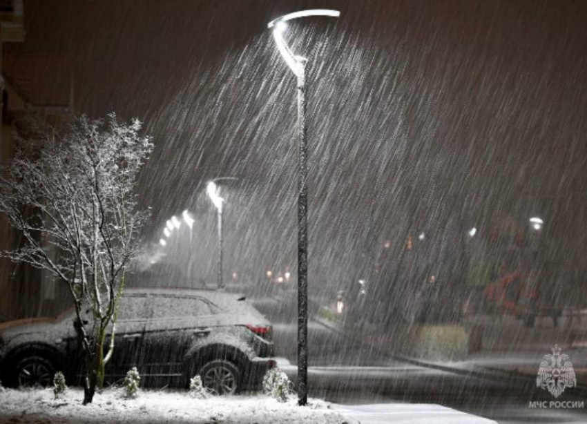 Штормовое предупреждение из-за очень сильного снега объявили на Ставрополье 