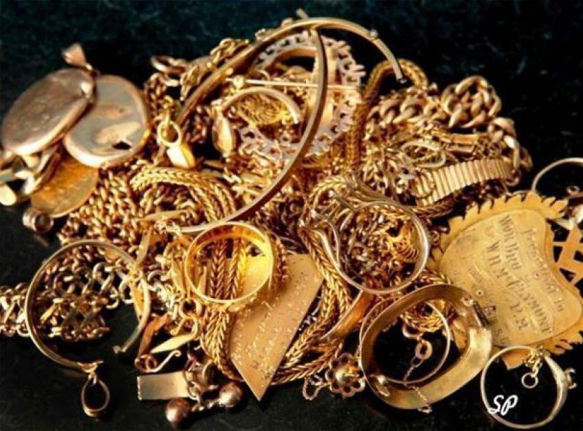 Укравшего золотые украшения на 470 тысяч рублей задержали на Ставрополье