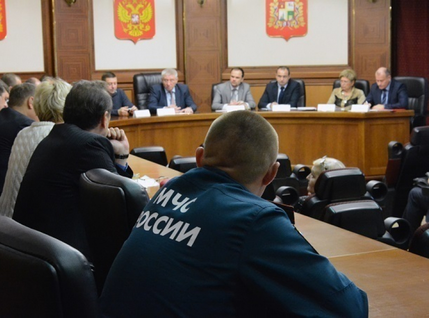 Последствия урагана пообещали оперативно устранить в Ставрополе 