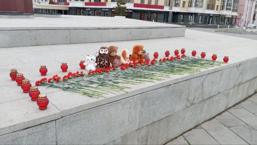 Мемориал у подножия «Ангела-хранителя» в Ставрополе организовали в память жертв трагедии в «Крокус Сити Холле»