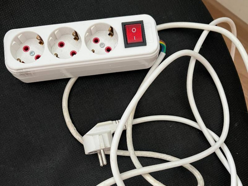 Пьяный гость избил и чуть не задушил женщину удлинителем на Ставрополье