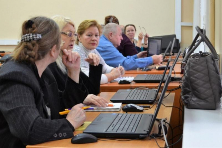 В Минводах учебный центр по заказу ЦЗН обучил 62 пенсионера только на бумаге