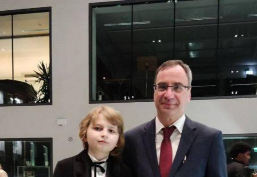 Пятнадцатилетний пианист из Ставрополья Елисей Мысин стал вторым на Международном музыкальном конкурсе имени Моцарта