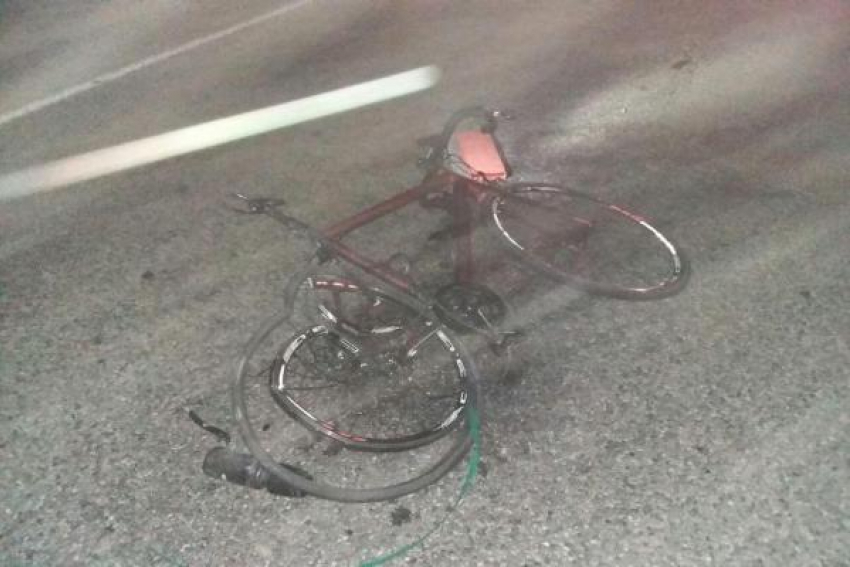 Велосипедиста насмерть сбила легковушка на трассе Ставрополья