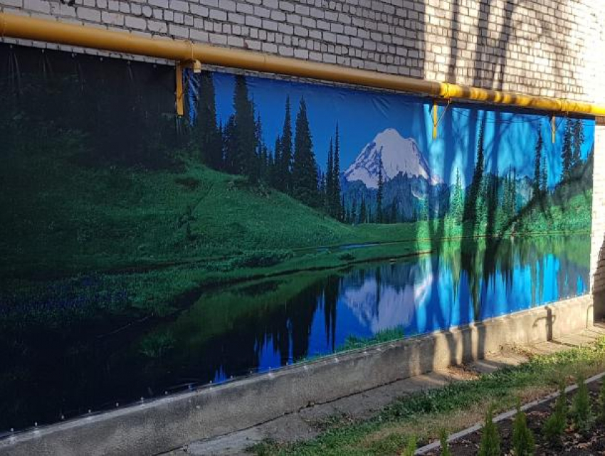 В Ставрополе дома многоэтажек украсили пейзажами