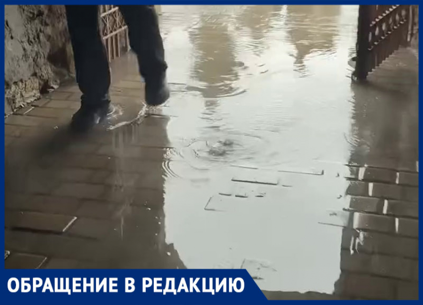 Посетители пятигорского «Провала» начали переживать из-за подтопления прохода к озеру