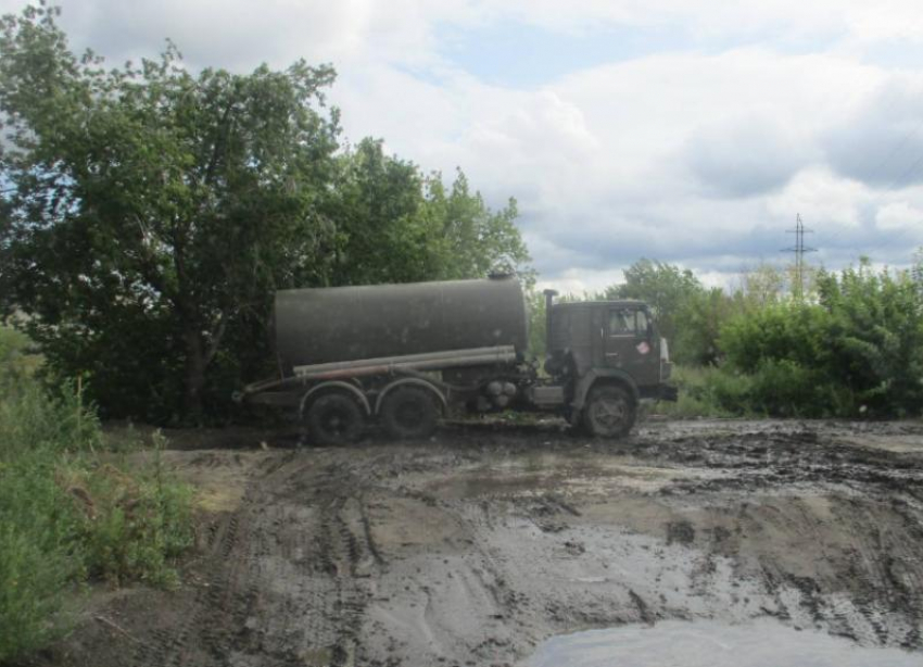 Сливавшая отходы на сельхозтерриторию ставропольская фирма поплатилась 900 тысячным штрафом
