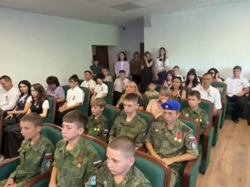 Юным жителям Шпаковского округа вручили паспорта накануне Дня флага России