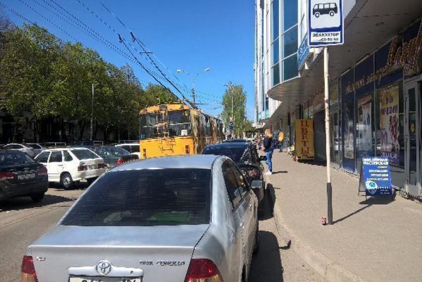 Паркуюсь, как хочу: в Ставрополе из остановки сделали стоянку