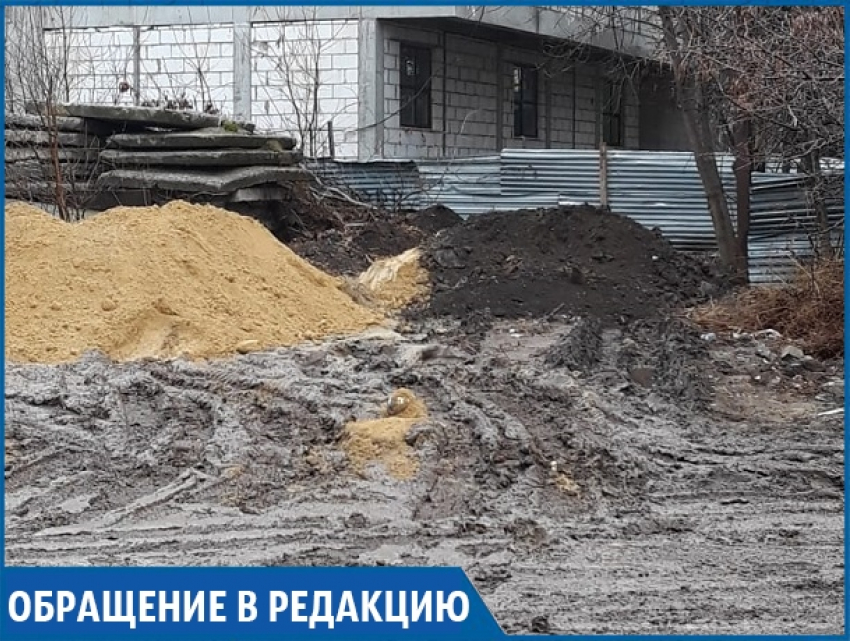 «Я на 8 месяце беременности и должна нести ребенка на руках по грязи», - жительница Ставрополя