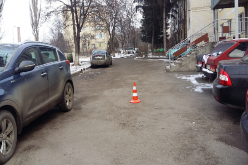 Два студента вытащили 10-летнего школьника из-под колес автомобиля в Пятигорске