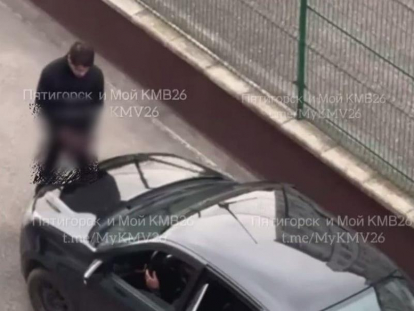 Мужчина с психическим расстройством рукоблудствовал возле детской площадки в Пятигорске