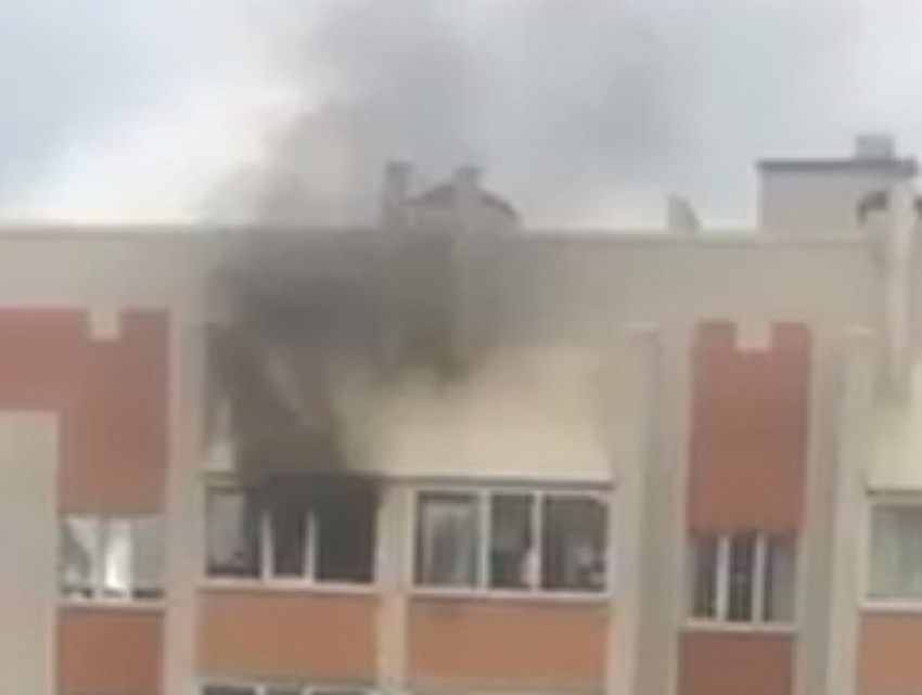 Появилось видео серьезного пожара в квартире на улице Тухачевского Ставрополя