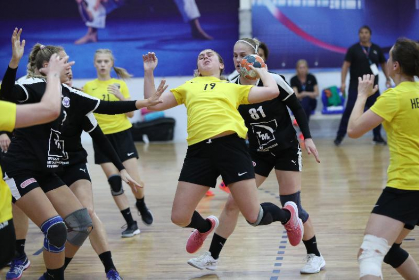 Вирус против гандбола: девушки из команды «Ставрополье» не дождались соперниц из Волгограда  