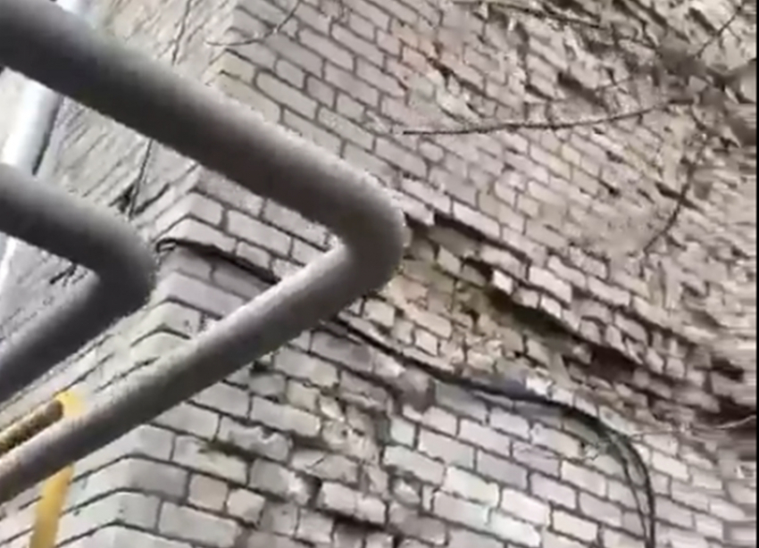 Около 20 миллионов планируют выделить из бюджета Ставрополя на ремонт дома с рушащейся стеной