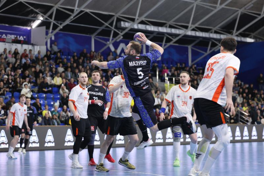 На кону — пятое место: «южных слонов» в Ставрополе ждет гандбольная битва с уральскими «рысями»