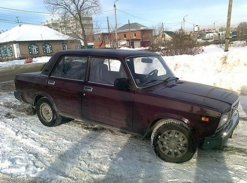 Подвыпившая женщина бросилась под колеса автомобиля в Пятигорске 