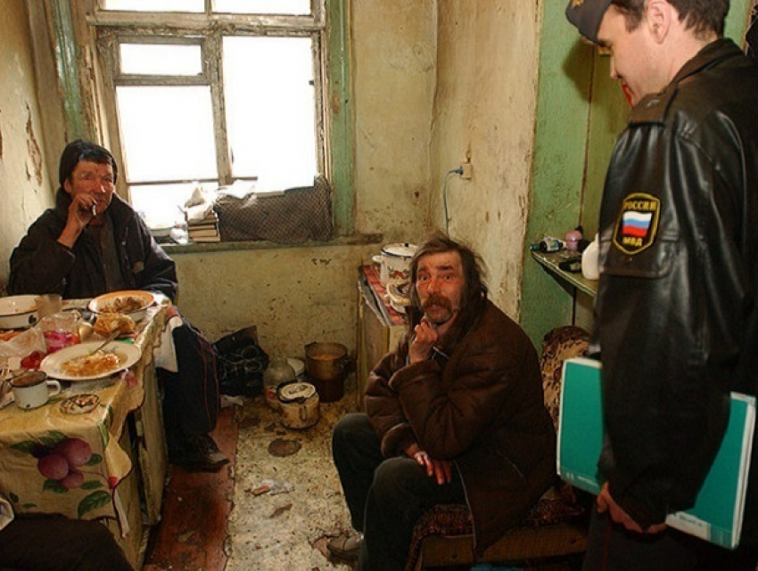 62-летний пенсионер содержал наркопритон на Ставрополье