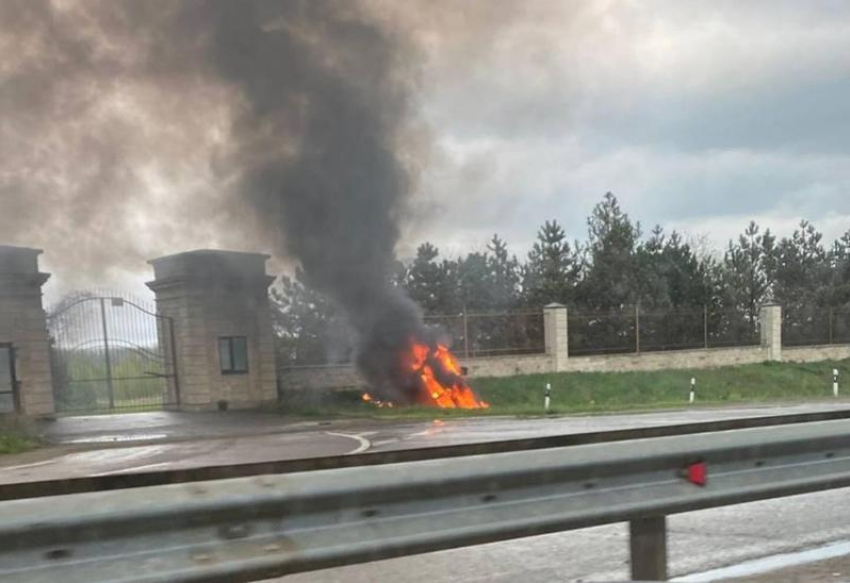 На Ставрополье на Южном обходе загорелся автомобиль