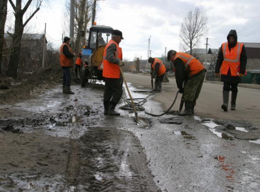 Разбитую дорогу и освещение на улице обязали отремонтировать администрацию Пятигорска