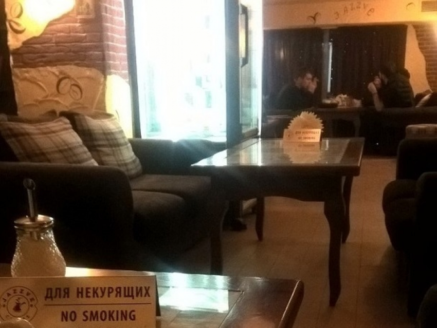 Табачный дым в кафе шокировал жителя Ставрополя