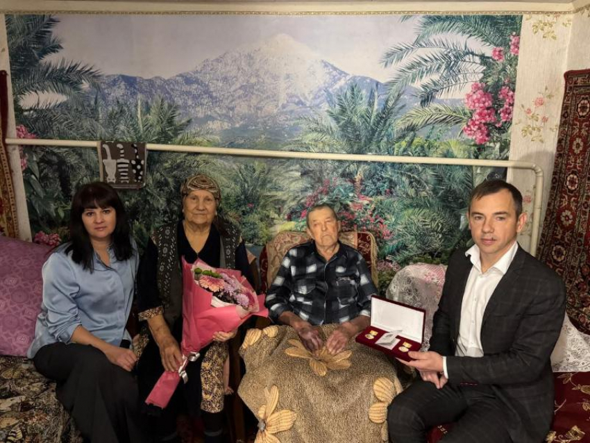 За брак длиною в 60 лет супруги из Ставрополья получили медаль «За сохранение семейных ценностей»