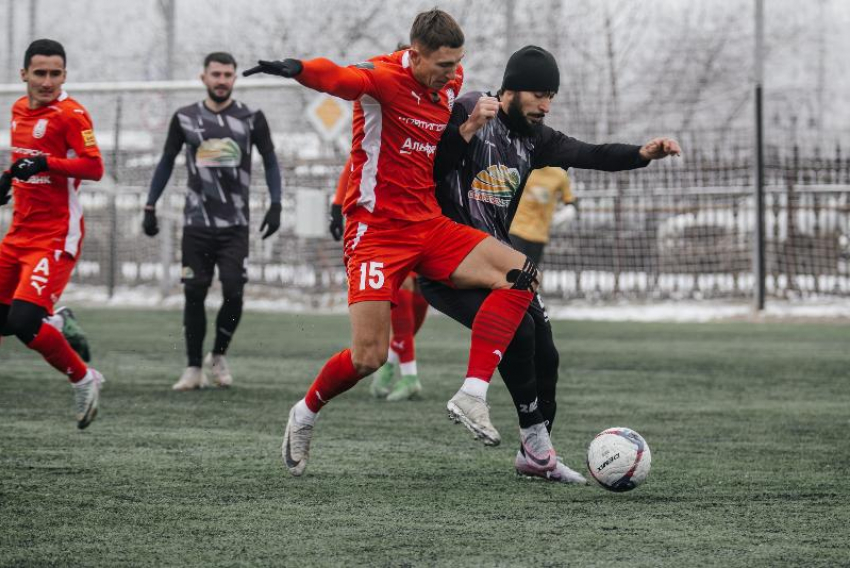«Курортники» укрепляют тылы: пятигорский «Машук-КМВ» пополняют новобранцы оборонительного плана