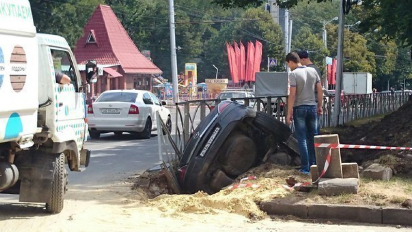 ДТП в Ставрополе, «Опель» вылетел на обочину, чтобы избежать столкновения