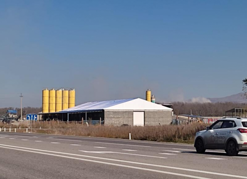 Автомобилисты пожаловались на задымленную трассу рядом с Невинномысском