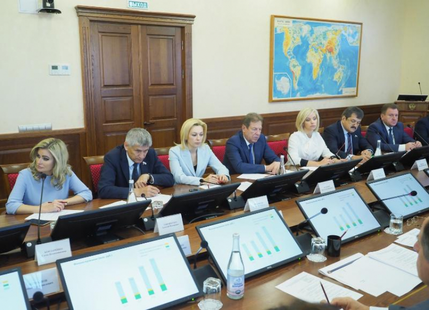 Ставропольские парламентарии оказались в числе аутсайдеров рейтинга депутатов Госдумы