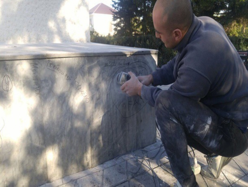 Вандалы изуродовали мемориал Вечной Славы на Ставрополье